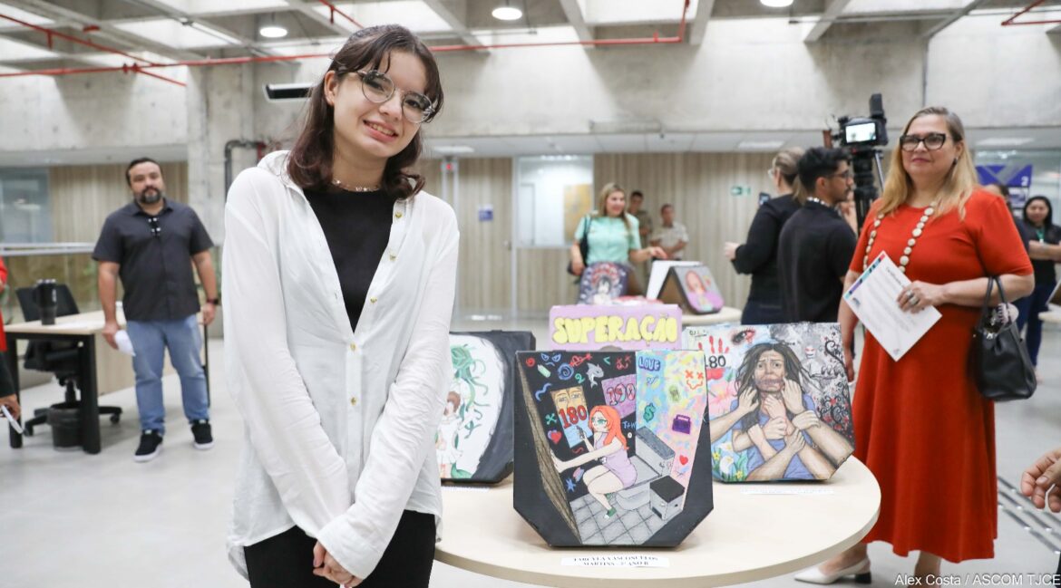 Foto de uma das alunas que participou do concurso