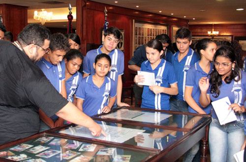 Estudantes de escolas estaduais visitam Palácio da Justiça