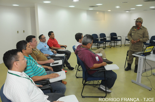 Assistência Militar promove treinamento para Brigada de Incêndio do Fórum