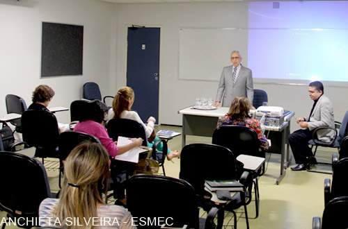 Desembargador Paulo Ponte abre reunião da Rede de Escolas de Governo