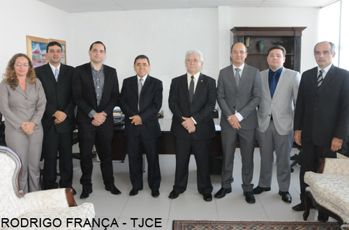 Diretor do Fórum empossa juízes promovidos