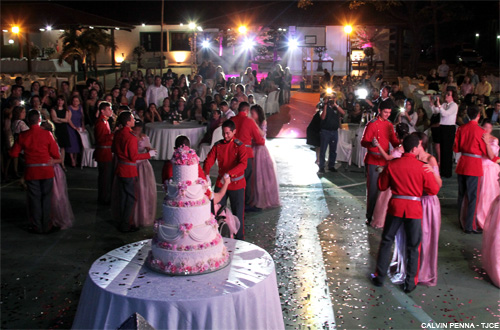 Sonho do baile de debutantes vira realidade para dez jovens em situação de acolhimento