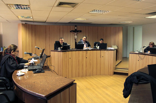 Vítima de abuso de autoridade policial deve receber R$ 15 mil de indenização