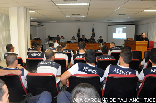 Alunos da Academia de Segurança Pública assistem a julgamentos da Justiça Militar