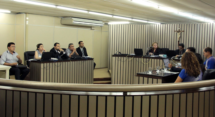 Termina sem acordo audiência entre professores e o Município de Quixeré