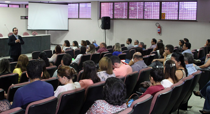 Iniciadas aulas presenciais do curso de mediação na Esmec