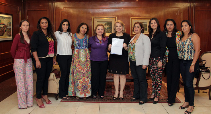 Presidente do TJCE recebe comitiva que atua no combate à violência contra mulher