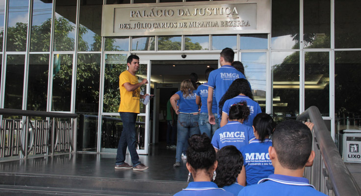 Alunos de escola estadual visitam o Tribunal de Justiça