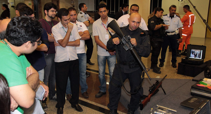 Grupo de Operações Táticas realiza demonstração no Palácio da Justiça