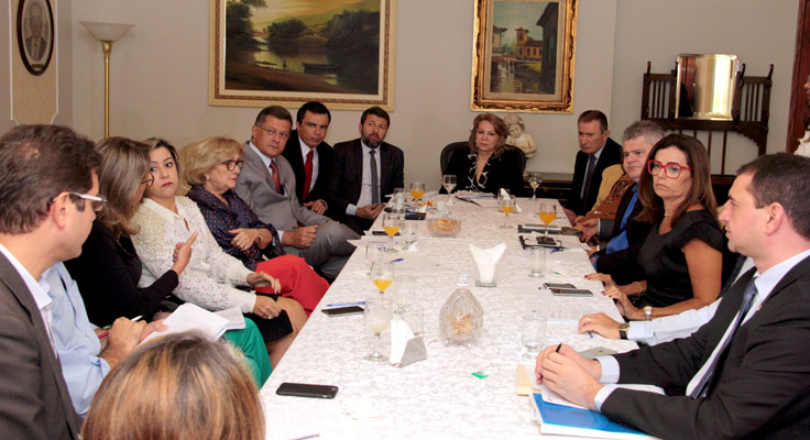 Judiciário e Executivo definem ações para melhoria dos centros que acolhem infratores