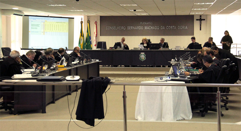 Órgão Especial promove juízes por antiguidade e merecimento