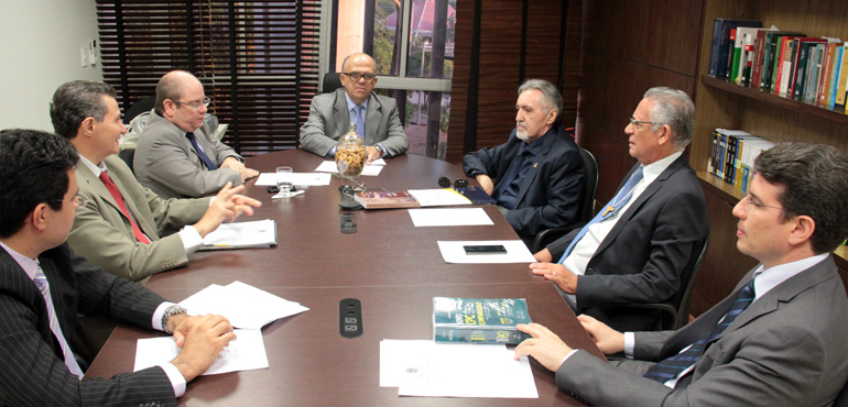 Comissão conclui relatório com propostas para adequar Judiciário cearense ao novo CPC