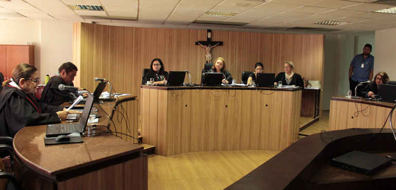 Justiça condena ex-secretária de Jati por improbidade administrativa