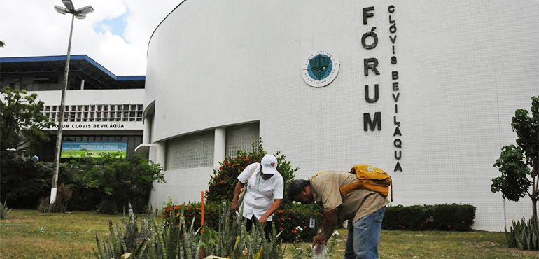 Brigada de combate ao mosquito da dengue faz inspeção no Fórum