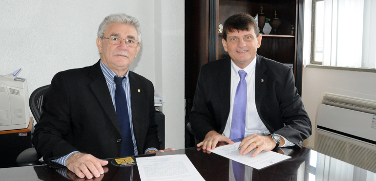 Juiz reinicia as funções na Justiça estadual