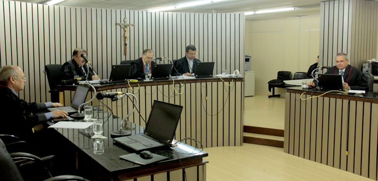 Estado deve indenizar em mais de R$ 100 mil casal agredido por policiais