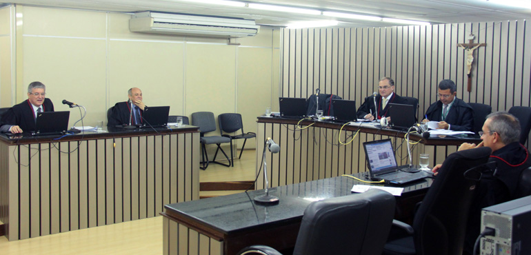 Comerciante deve receber R$ 7 mil da  Telemar por inscrição indevida no SPC