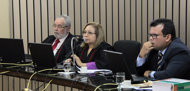 Justiça realiza audiência entre Município de Fortaleza e representantes dos professores