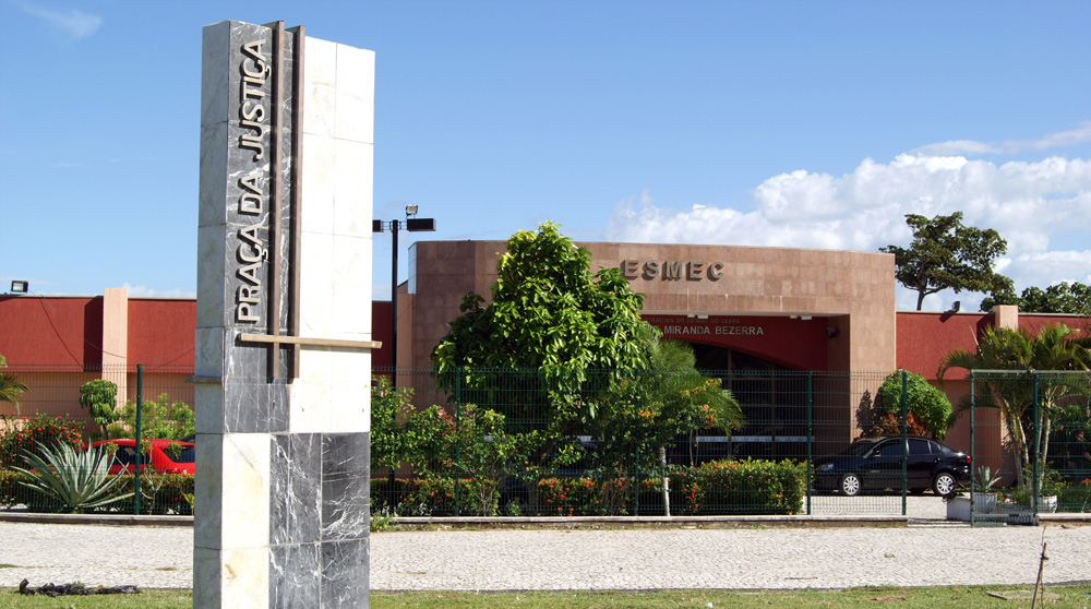Comissão se reúne na Esmec para discutir avaliação dos juízes do V Curso de Formação