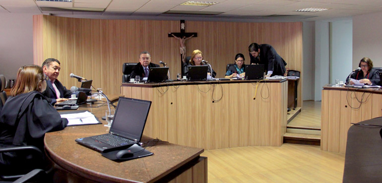 Unimed é condenada a pagar indenização por recusar fornecer materiais para exame