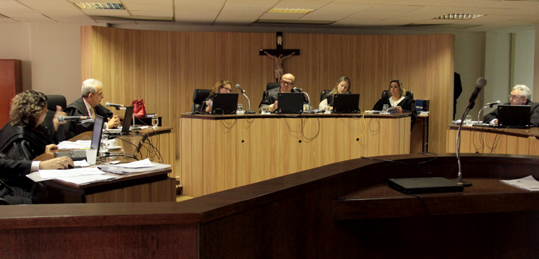 Mulher que ficou inválida após levar tiro deve receber mais de R$ 700 mil do ex-companheiro