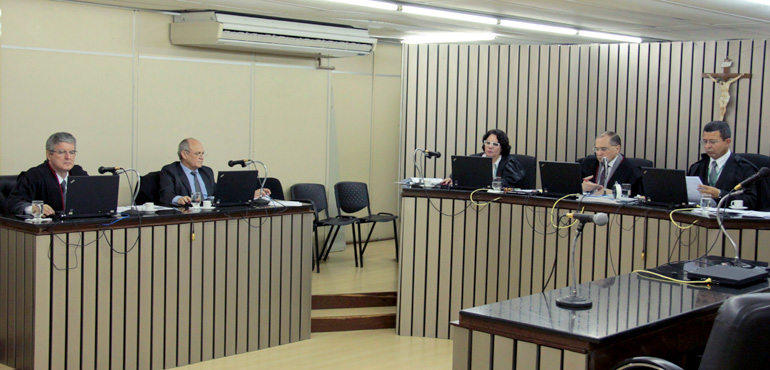 Cliente que recebeu cobranças indevidas deve receber R$ 7,5 mil de indenização da Coelce