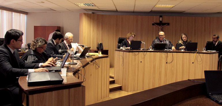 Empresa de ônibus deve pagar R$ 120 mil para família de mulher que morreu após acidente