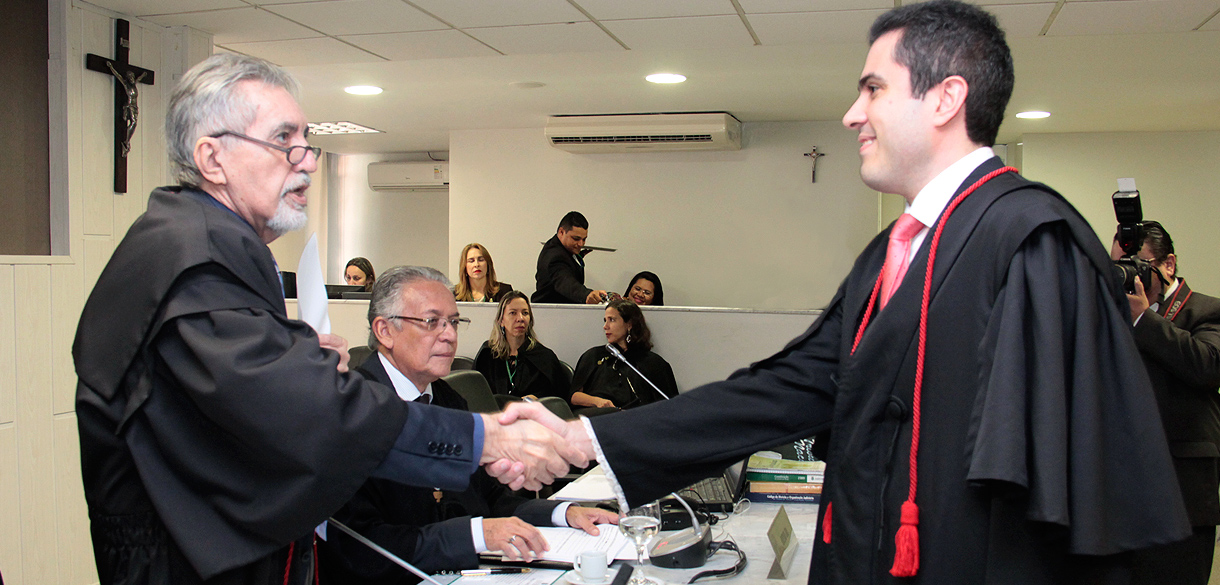 Juiz empossado nesta quinta assumirá as funções na Comarca de Madalena