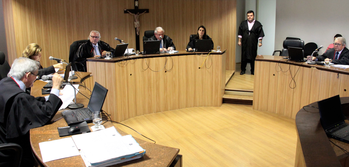 Bancário acusado de passar informações de clientes para quadrilha deve permanecer preso