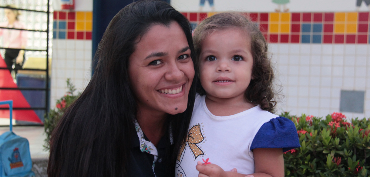 Dia das Mães: Quando as crianças iniciam a vida escolar
