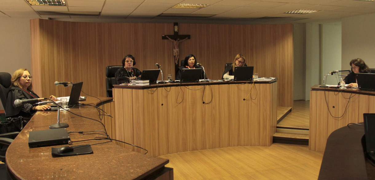 Construtora deve indenizar cliente  por cancelamento de obra