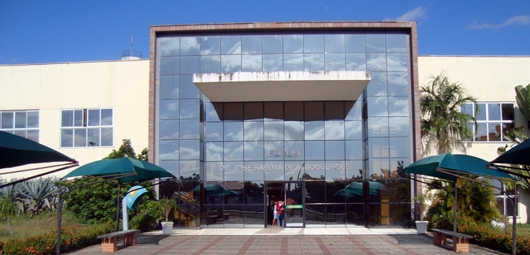 Município de Sobral deve exonerar servidores que  se aposentaram e ainda estão trabalhando