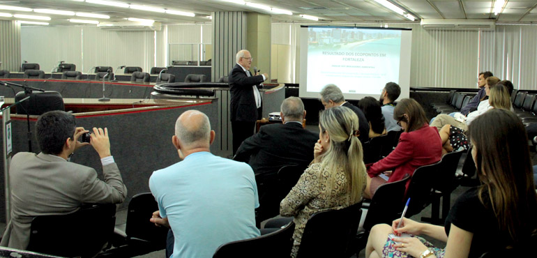 Palestra no TJCE destaca importância da gestão integrada de resíduos sólidos