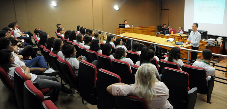 Projeto que aproxima Justiça da sociedade beneficia 372 estudantes neste semestre