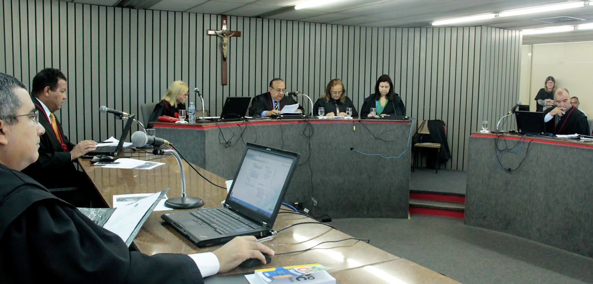 Município de Limoeiro deve pagar R$ 100 mil para família de criança morta em acidente com ônibus escolar