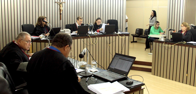 5ª Câmara Cível julgou 977 processos em  21 sessões no primeiro semestre