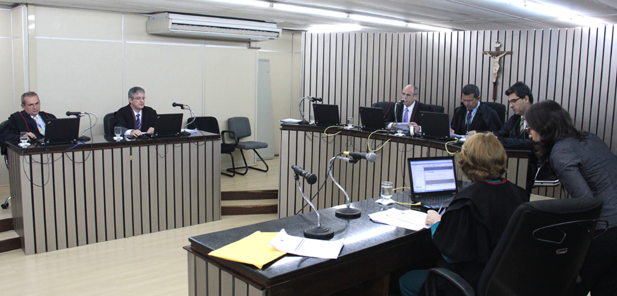 Fisioterapeuta prejudicada por má prestação de serviço da Coelce será indenizada em R$ 7 mil