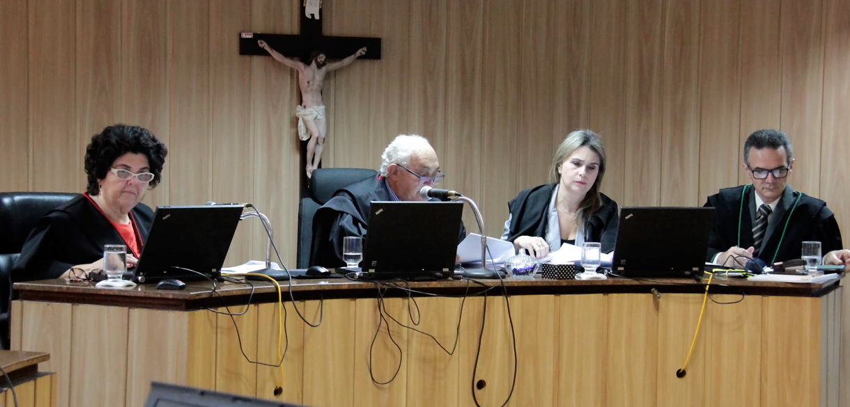 Cliente que encontrou aranha em sanduíche  deve ser indenizada em R$ 10 mil