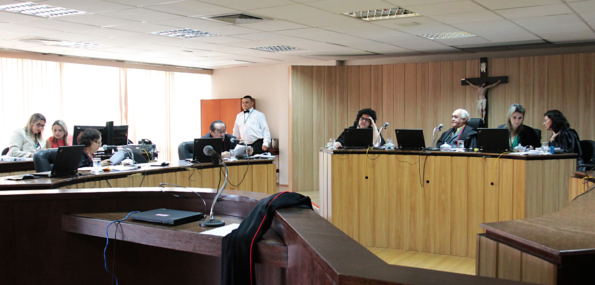 Fisioterapeuta que comprou veículo defeituoso será ressarcida e terá direito a receber indenização