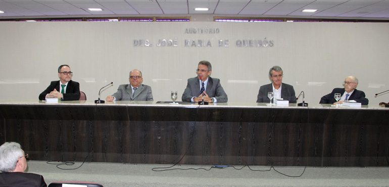 Magistrados prestigiam lançamento da Revista Latino-Americana de Estudos Constitucionais