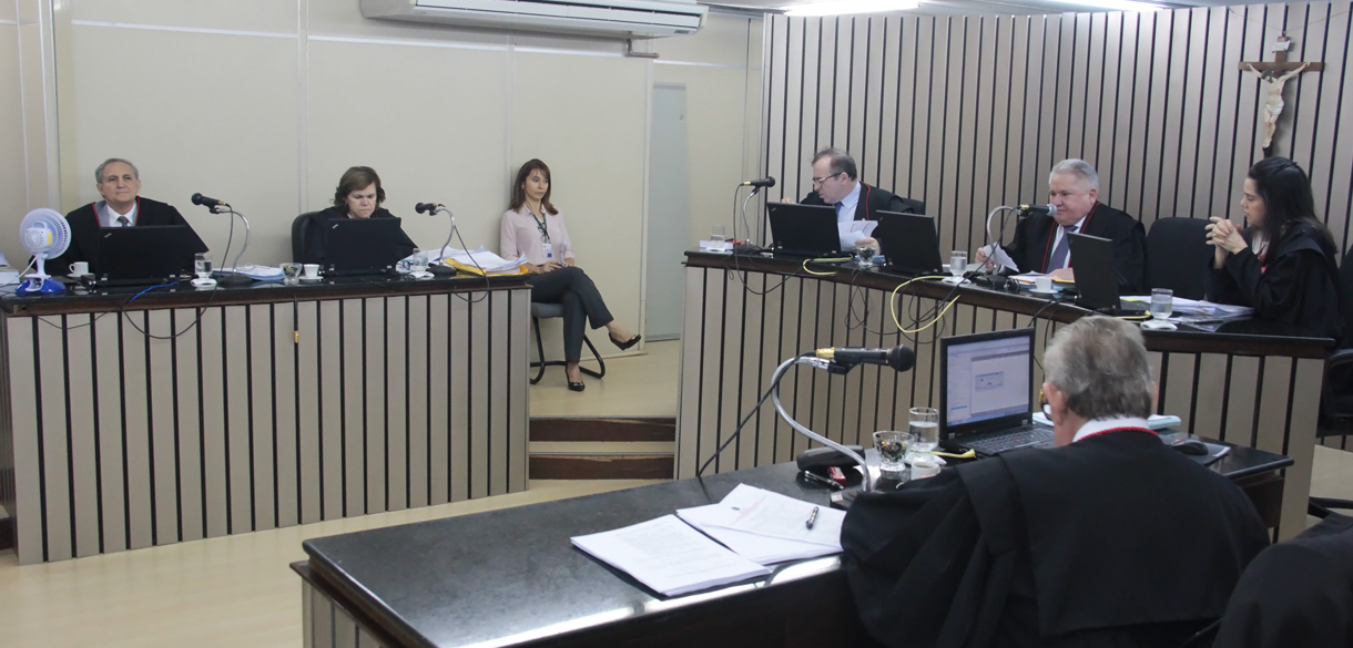 Acusada de participar de organização criminosa deve permanecer presa