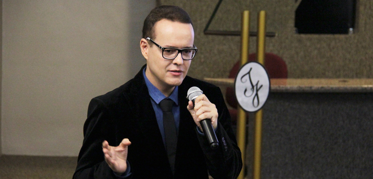 Palestra orienta servidores a superar desafios no atendimento ao público