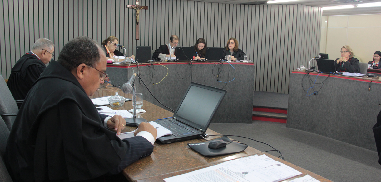 Construtora é condenada a indenizar  advogado que teve imóvel danificado