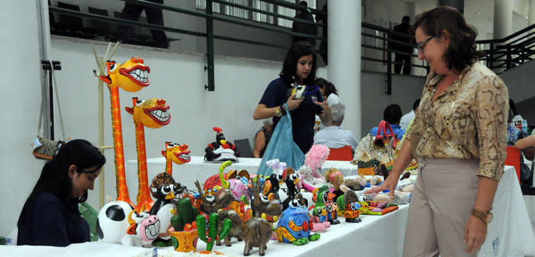 Feira da Fábrica Escola no Fórum se destaca por qualidade de produtos