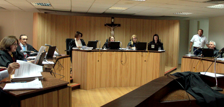 Município de Itarema é condenado a indenizar servidora exonerada sem motivo