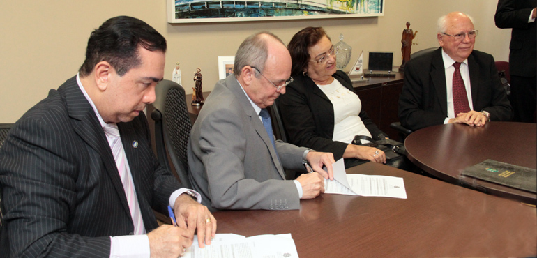 TJCE firma convênio com universidade de Quixadá para ampliar centros de conciliação