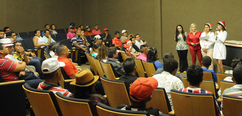 Varas de Execução Penal realizam confraternização natalina com egressos e seus familiares