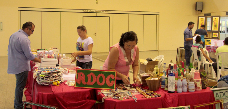 TJCE recebe exposição de produtos artesanais feitos por adolescentes acolhidos