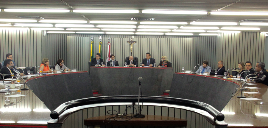 TJCE e instituições definem medidas para acelerar processos de presos provisórios