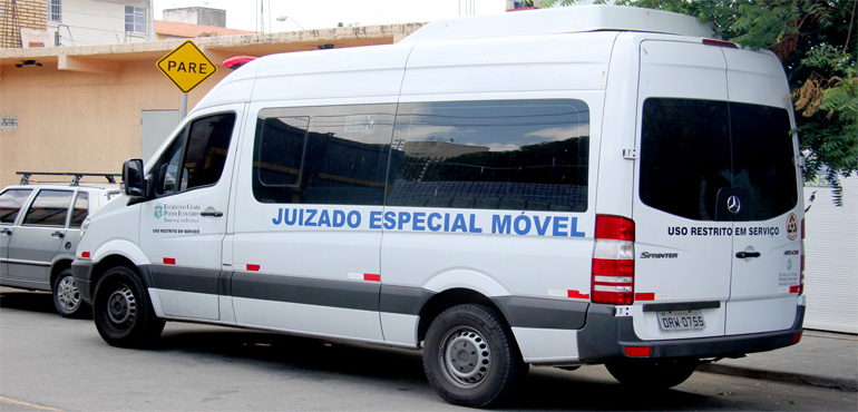 Juizado Móvel completa 23 anos com 80% de acordos realizados nas ruas